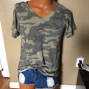 Camo vneck tee size small super soft